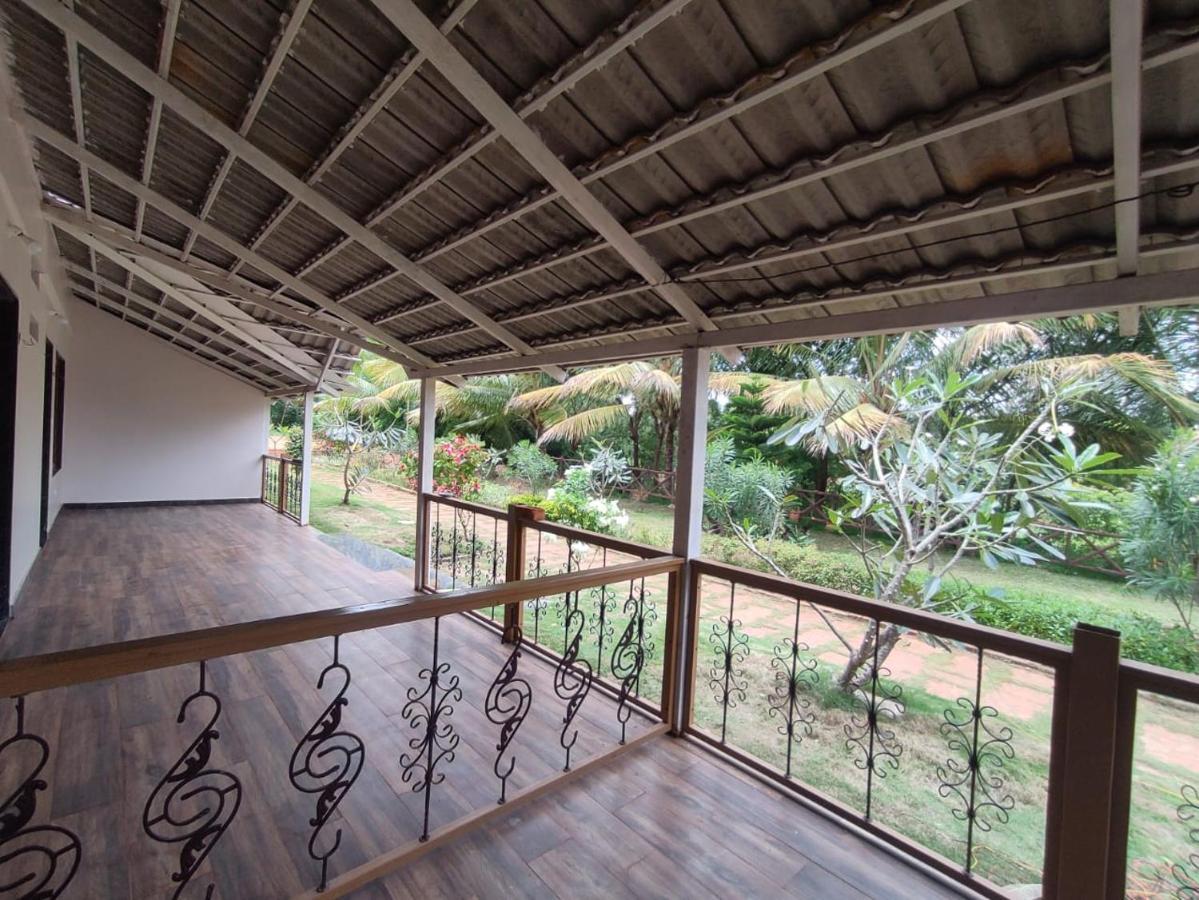 Hotel Sterling Banashree Badami Exterior foto