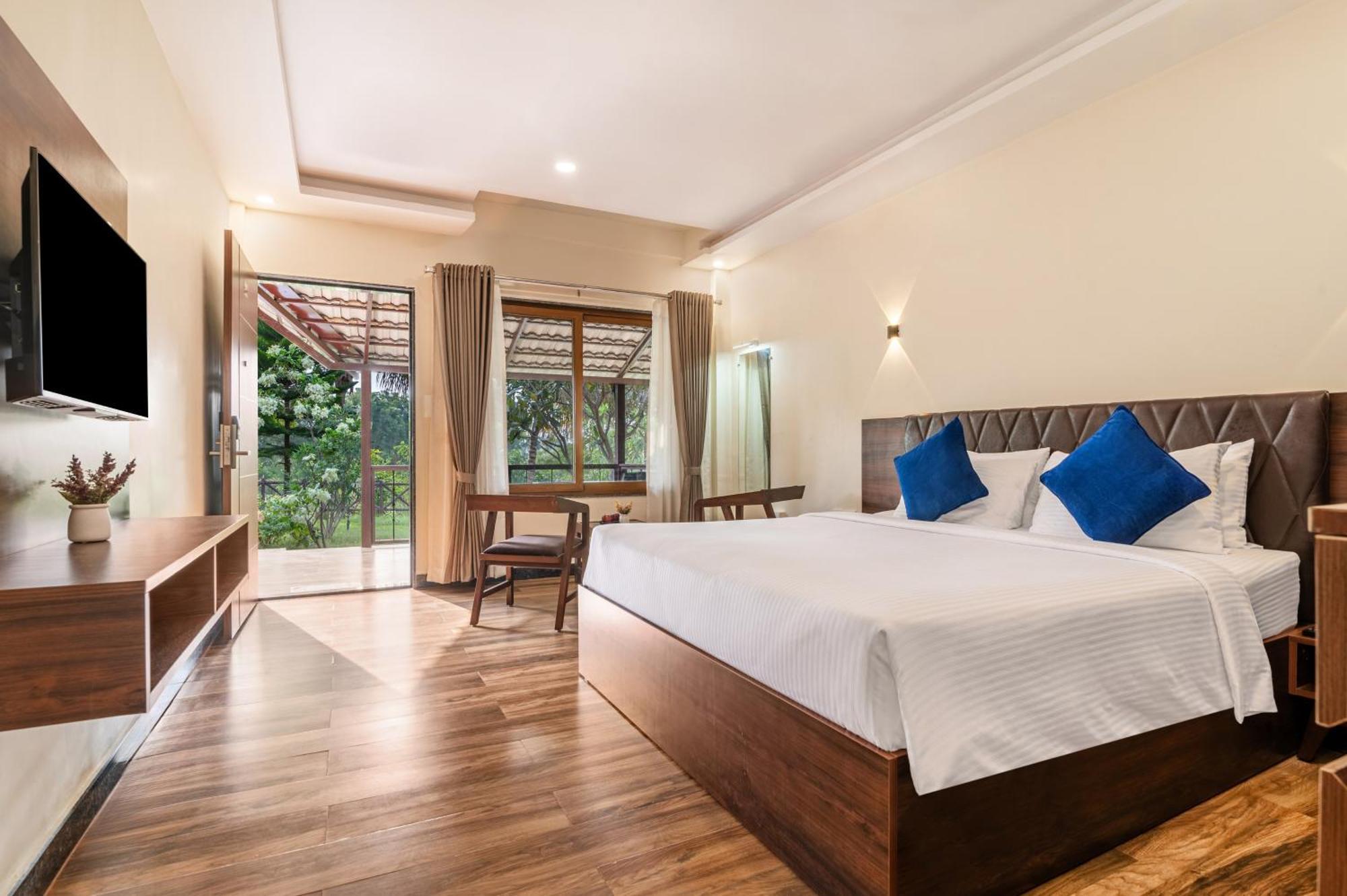 Hotel Sterling Banashree Badami Exterior foto
